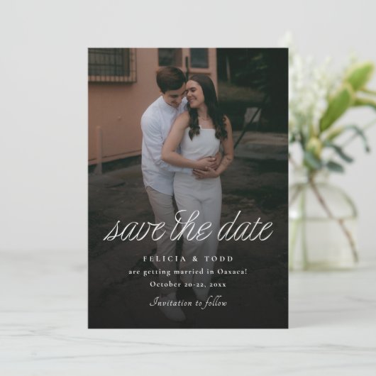 Save The Date Ribbon Script Minimalist Wedding Photo (Debout devant)