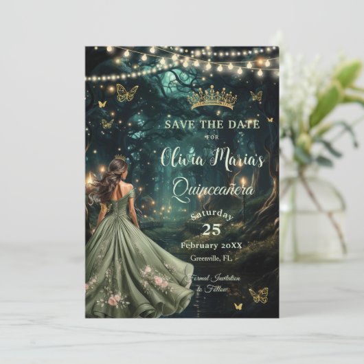 Save The Date Robe verte Enchanté Forêt Sage Quinceañera (Debout devant)