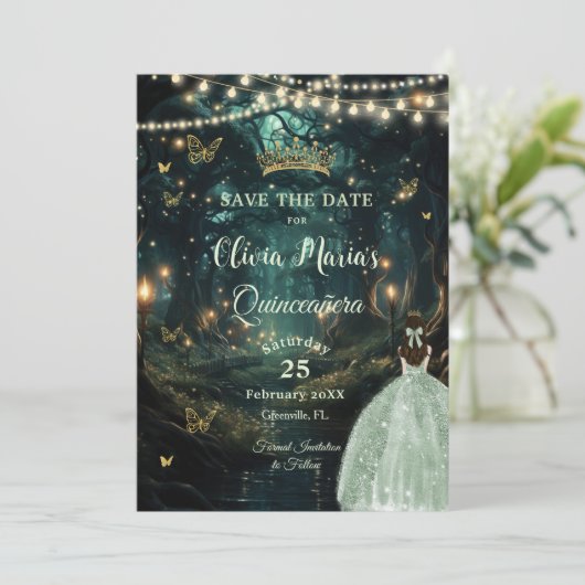 Save The Date Robe verte Enchanté Forêt Sage Quinceañera (Debout devant)