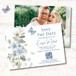 Save The Date Romantic Blue Floral Photo QR Code Mariage<br><div class="desc">Romantic Blue Floral Photo QR Code Wedding Save The Date Card présente des fleurs de céleste bleu poussiéreux et de delphinium avec une végétation d'eucalyptus agrémentée de papillons. Ajoutez votre texte personnalisé dans un élégant script de calligraphie moderne, avec votre site Web mariage et votre code QR avec votre photo...</div>