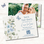 Save The Date Romantic Blue Floral Photo QR Code Mariage<br><div class="desc">Romantic Blue Floral Photo QR Code Wedding Save The Date Card présente des fleurs de céleste bleu poussiéreux et de delphinium avec une végétation d'eucalyptus agrémentée de papillons. Ajoutez votre texte personnalisé dans un élégant script de calligraphie moderne, avec votre site Web mariage et votre code QR avec votre photo...</div>
