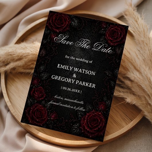 Save The Date Roses gothiques rouge foncé
