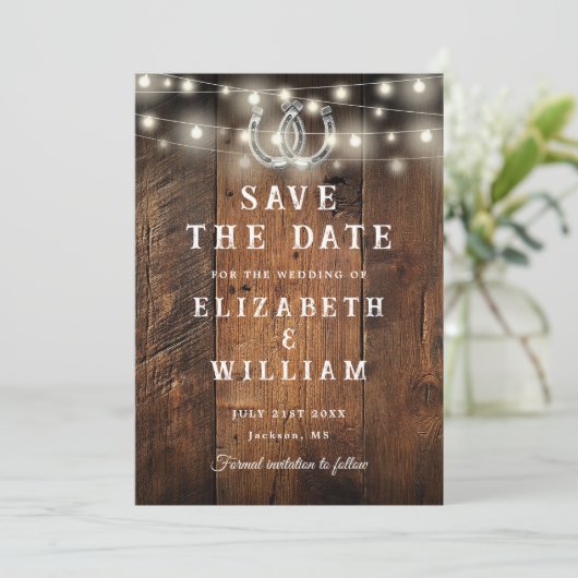 Save The Date Rustic Barn Wood String Lights Western Wedding (Debout devant)