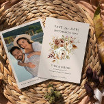 Save The Date Rustic Country Floral et Fiançailles Mariage photo<br><div class="desc">Mariage floral rustique enregistrez la carte de date avec votre photo fiançailles et beau bouquet de fleurs aux couleurs mariage neutres et terreuses dans les tons de brun, rose rougissant, ivoire et bronze. Boho chic boho automne design floral de campagne avec élégant, simple lettrage moderne. Idéal pour mariage de automne,...</div>