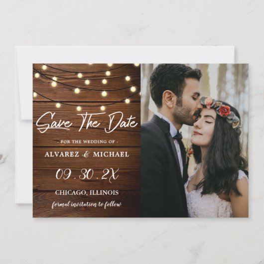 Save The Date Rustic Grange Bois Chaîne Lumières Mariage Photo (Devant)