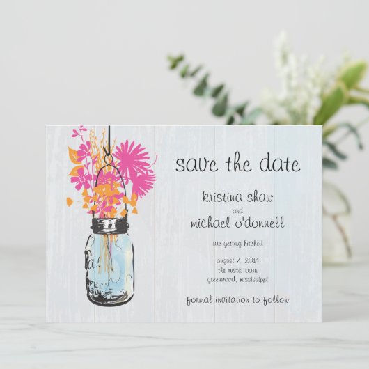Save The Date Rustic Mason Jar & Fleurs sauvages Enregistrer la (Debout devant)