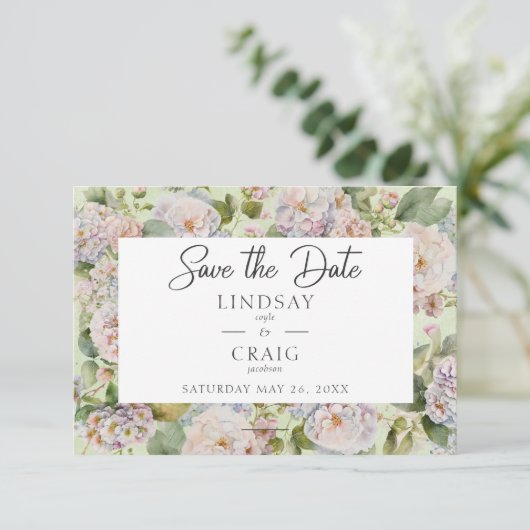 Save The Date Rustique Pastel Hydrangea Floral Monogramme Sage V (Debout devant)