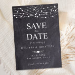 Save The Date Rustique String Lights Slate Chalkboard Mariage En<br><div class="desc">Réservez la date! Annoncez votre mariage à vos amis et à votre famille avec ces lampadaires rustiques et des lampes à cordes enregistrez les cartes de date. Personnalisez avec les noms, la date du mariage, l'emplacement. Ajoutez toute autre information au verso. Ces lumières à cordes de tableau unique mariage enregistrer...</div>