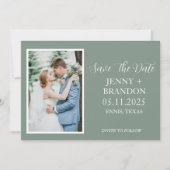 Save The Date Sage Green Script Décontracté Photo Romantique (Devant)