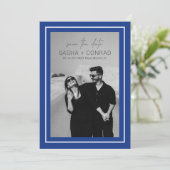 Save The Date Sapphire Blue Bold Bordure Photo Mariage moderne (Debout devant)