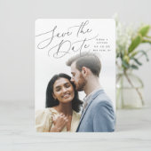 Save The Date Script balayé par vent | Photo verticale (Debout devant)