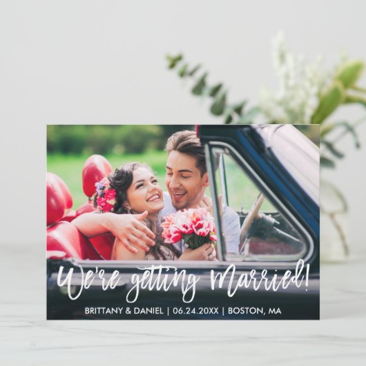 Save The Date Script de brosse moderne Nous nous marions (Debout devant)