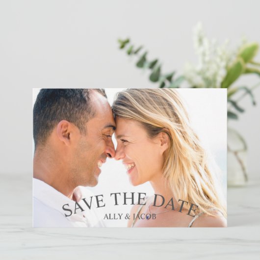 Save The Date Script élégant | Photo (Debout devant)