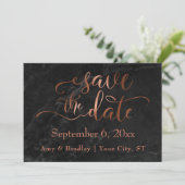 Save The Date Script en cuivre et mariage en marbre noir Enregis (Debout devant)