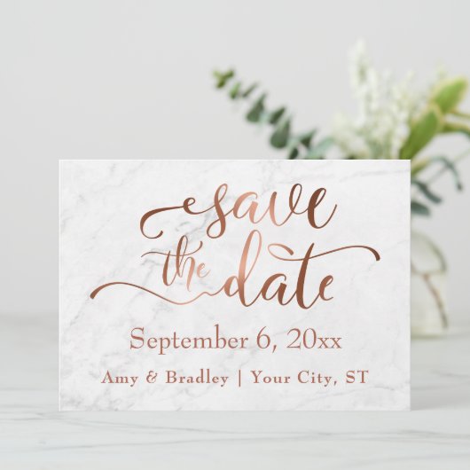 Save The Date Script en cuivre et mariage Marbre blanc Enregistr (Debout devant)