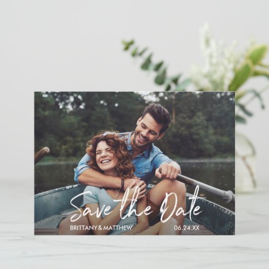 Save The Date Script manuscrit moderne photo Kraft (Debout devant)