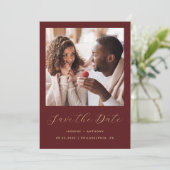 Save The Date Script Photo Minimal Burgundy Or (Debout devant)