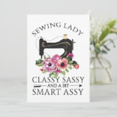 Save The Date Sewing Lady Class Sassy And A Bit Smart Assy (Debout devant)