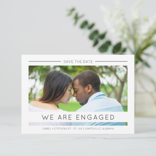 Save The Date Simple Chic Modern Typography Script Photo Couple (Debout devant)