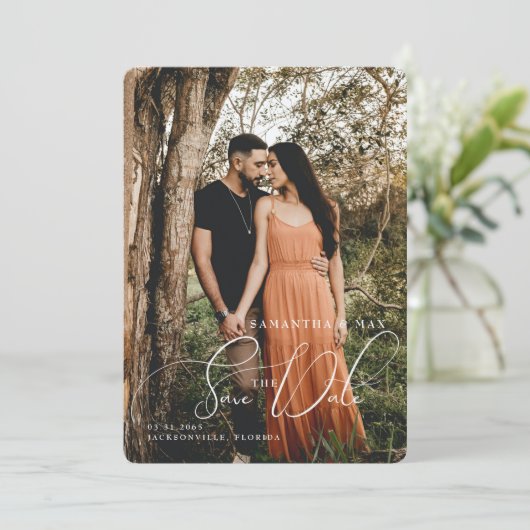 Save The Date Simple Couple Photo Élégant Arrondi Enregistrer la (Debout devant)