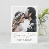 Save The Date Simple Elegant Design Gold Script Photo (Debout devant)