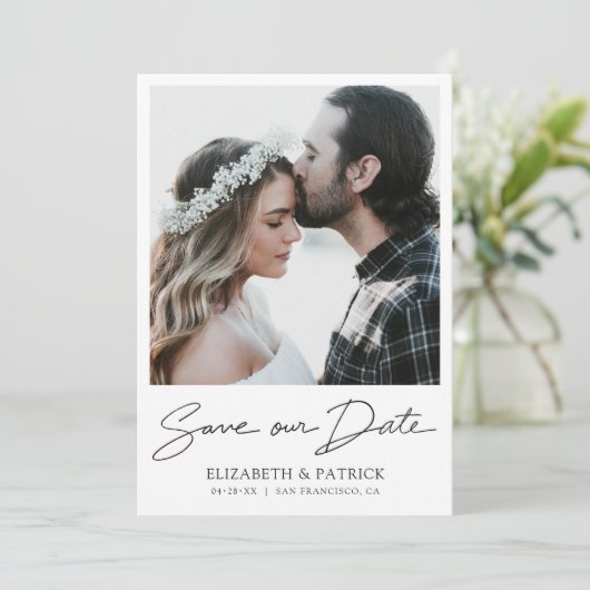Save The Date Simple Elegant Modern Script Photo Enregistrer la (Debout devant)