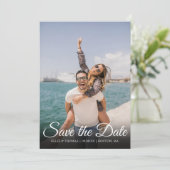 Save The Date Simple Moderne Enregistrer la Date Élegant Script  (Debout devant)