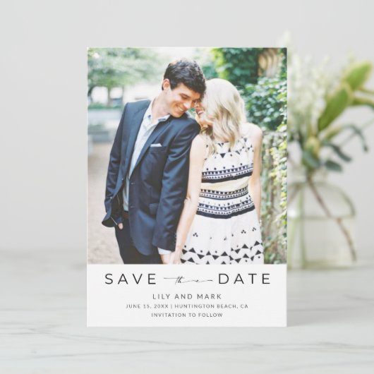Save The Date Simple moderne Mariage photo noir blanc (Debout devant)