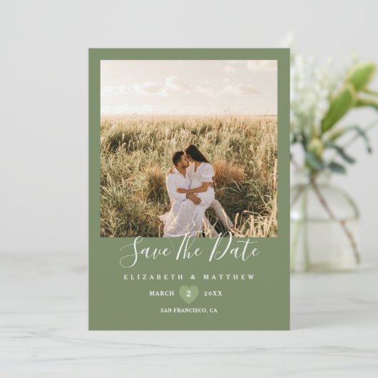 Save The Date Simple moderne Sage Green Couple Mariage photo (Debout devant)