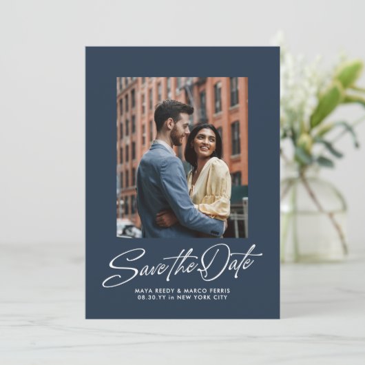Save The Date Simple navy blue trendy script two photo wedding (Debout devant)