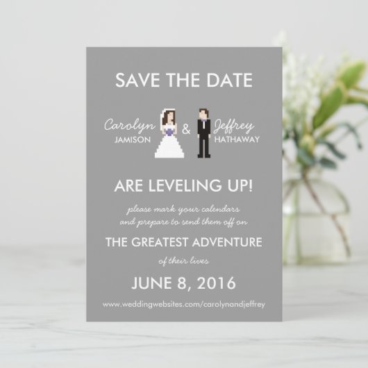 Save The Date Simple, Nerdy 8 bits mariée et chambre Enregistrer (Debout devant)