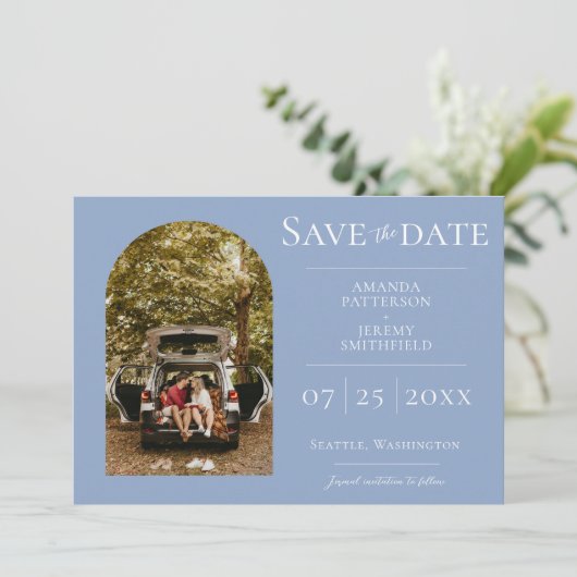 Save The Date Simple Photo d'arche | Bleu poussiéreux Enregistre (Debout devant)