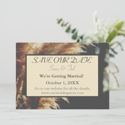 Save The Date Simplement Elegant Pampas Grass Notre Mariage (Debout devant)