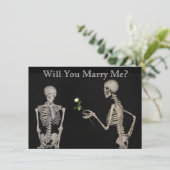 Save The Date Skeleton donne un Rose Enregistrer la date (Debout devant)