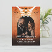 Save The Date Skeleton Heart Monogram Goth Photo Enregistrer la  (Debout devant)