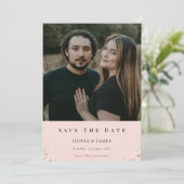 Save The Date Soie Rose Fleur Moderne Discrète Blush (Debout devant)