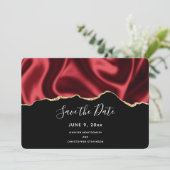 Save The Date Sombre Rouge Glam Wavy Satin Résumé Mariage de con (Debout devant)
