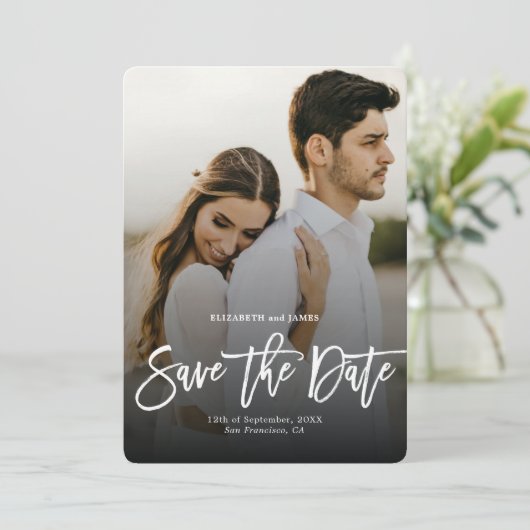 Save The Date Style Bohème Script Enregistrer La Date Photo (Debout devant)