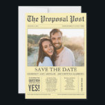 Save The Date Style de journal amusant Jaune Enregistrer la date<br><div class="desc">Nouvelles supplémentaires ! Style journal drôle et unique enregistrer la date carte photo.</div>