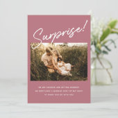 Save The Date Surprise Moderne Dusty Rose Blush Fiançailles Phot (Debout devant)