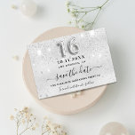 Save The Date Sweet 16 parties scintillant argent gouttes fête<br><div class="desc">Une fille et tendance Enregistrer la carte Date pour une Sweet 16, 16e anniversaire fête. Un arrière - plan faux argenté décoré de faux gouttes de parties scintillant, la peinture goutte à goutte. Personnalisez et ajoutez une date et un nom. Lettres de couleur noire. Le texte : Save the Date...</div>