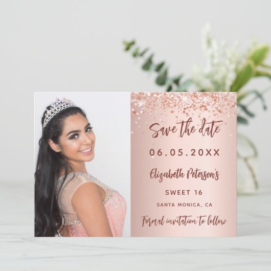 Save The Date Sweet 16 rose en or script photo (Debout devant)