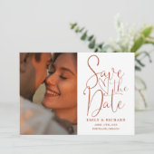 Save The Date Terracotta Mariage 2 Photo QR Code Élégant Script (Debout devant)