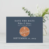 Save The Date Terracotta Noces Monogramme Marine (Debout devant)