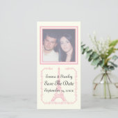 Save The Date Tour Eiffel rose mariage Paris Enregistrer la date (Debout devant)