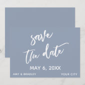 Save The Date Typographie de mariage bleu poussiéreux écriture d (Devant / Derrière)