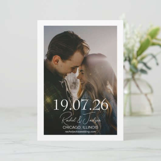 Save The Date Typographie moderne Mariage superposé (Debout devant)