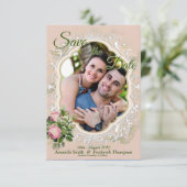 Save The Date Un jardin buissonnant victorien vert Enregistrer l (Debout devant)