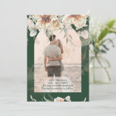 Save The Date Vert émeraude BOHO Terracotta Fleurs Mariage (Debout devant)