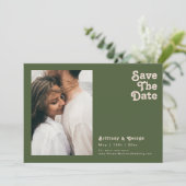 Save The Date Vibes rétro simples | Olive Green Photo horizontal (Debout devant)
